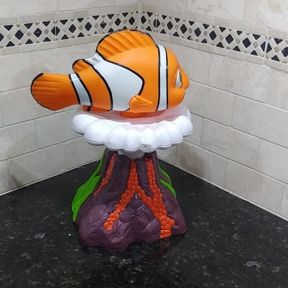 Finding Nemo Sprinkler - Picture 3 of 4